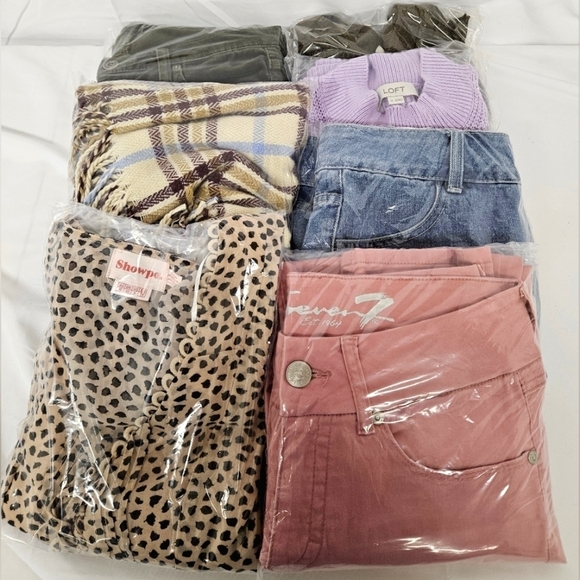 Mystery Not So Mysterious Seven Piece Bundle Deal Women's Size Medium - Picture 2 of 2